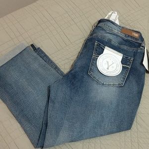 YMI LUXE Denim Size 11 Crop/ Capri pant
